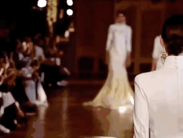 巴黎歌剧院的雕梁画栋遇上盖娅传说的飞针走线，原来美可以穿越时间和空间和你在巴黎相遇！