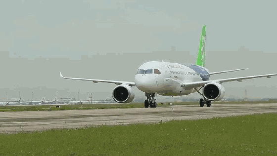 【見多識廣】降落時(shí)速200多公里的飛機(jī)，如何急剎車？原來這么多剎車裝置！的圖6