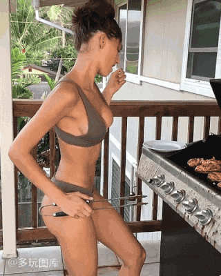内涵美女gif动图：自嗨中的妹子，身材好好，肉肉好香