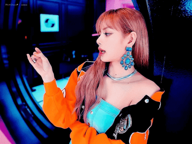 當紅「 炸子雞 」lisa 是流行髮色預言家？她染的髮色全都火了！