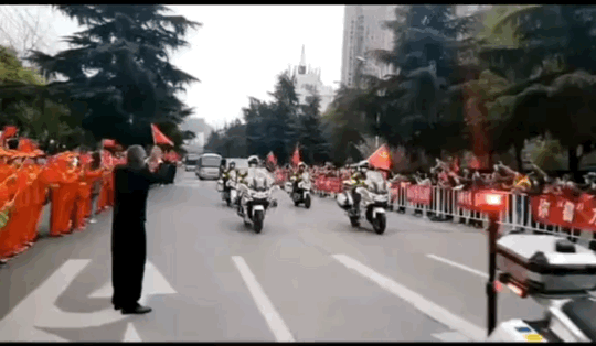 医疗：谢谢你们为湖北拼过命！这些送别场面戳中泪点