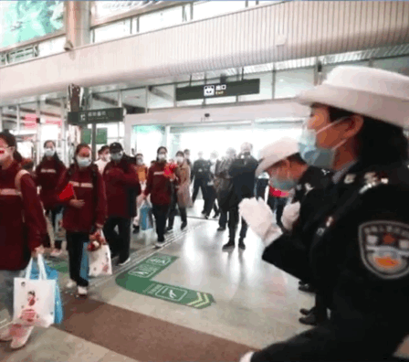 医疗：谢谢你们为湖北拼过命！这些送别场面戳中泪点