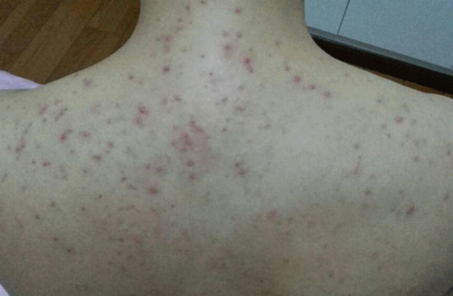 裸睡一夜不闷汗!天然冰丝乳胶凉席,自带降温,抑菌除螨,给你一夏清凉~
