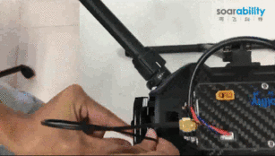 自上市以来，Sniffer4D灵嗅被集成在各种无人机中，针对客户选择最多的几款无人机，如大疆的M100/M210/M210 RTK/M600，可飞设计了专用的安装套件。今天给大家介绍如何把灵嗅快速稳定地安装到大疆M210/M210 RTK上，让其成为可采集超本地空气污染信息的智能机器人。为了方便大家掌握安装方法，我们特意准备了安装视频，欢迎收看。  