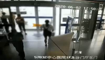 【食品安全】这道夏天常吃的菜，竟害4岁男孩被送进医院抢救！