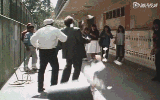 美國(guó)最偉大的老師 將400個(gè)流氓送進(jìn)了哈佛耶魯