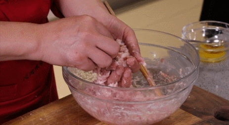 �������͸ó������ʳ��ƽ𡱣���θ���̲�������һ������ȫ�Ҷ���