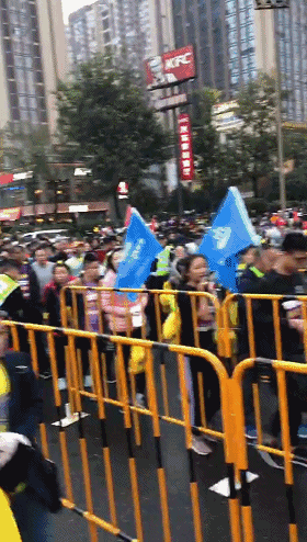  温江半马| 10000人的时装周超燃的！这么多照片我就不信没得你的~ 发布时间:2018-11-20 12:21