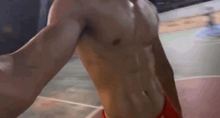 【动图】黑皮钻石男大体育生，真嘟超可以啊！