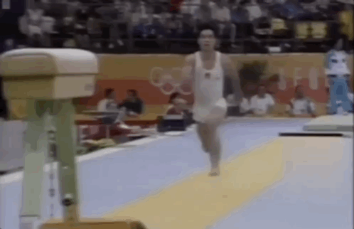 整容的网红！吴艳妮抢跑后还能“表演”多久？