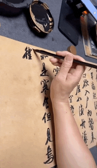 70后国企女员工，执意辞职做女主播，结果出人意料