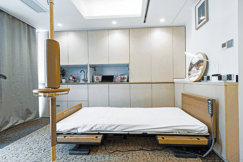 《梦想改造家》的日本“神之手”，用完美改造拯救了这对中国病患母子