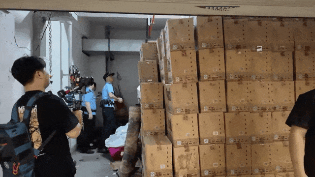 男子欠款330万拒不还钱！法院上门强制腾房，车库里却发现......