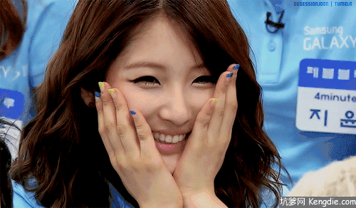 黄晓明抱着孙红雷和林永健的珍贵合影.