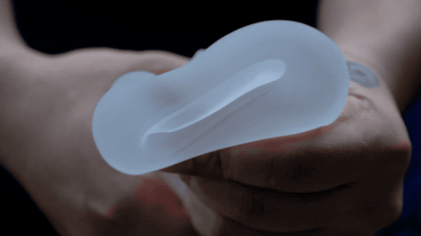 飞机杯的测评推荐这个飞机杯，测评完男同事说了句，“我一滴都不剩了”