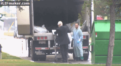 踢爆！加拿大某停尸间爆满后，尸体被塞进冷藏货柜车…（组图） - 5