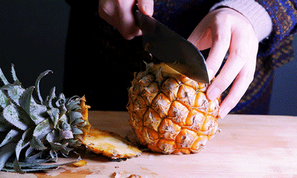 菠萝不泡盐水吃了会怎样_吃菠萝泡盐水有用吗_菠萝泡盐水吃会拉肚子吗