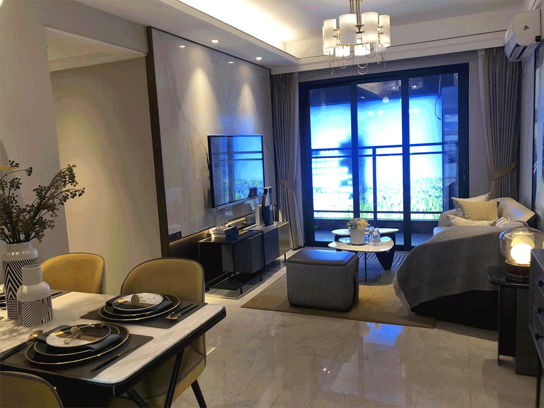 白云亭岗站：越秀天悦云湖、品实云湖花城该怎么样选？