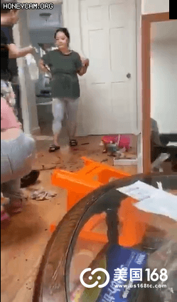 视频曝光！房东与孕妇租客两华女“干架”，一个痛哭，一个割腕鲜血满地…（视频/组图） - 3