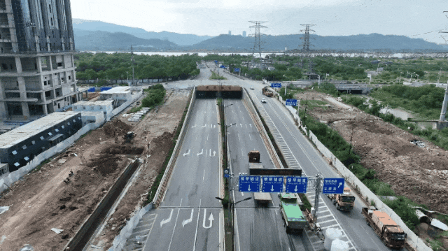 项目J、L匝道通车现场。