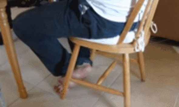 抖腿居然是种病吓得我赶紧抖了抖