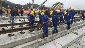 贵阳云顶草原最高海拔_贵阳海拔最高多少米_贵阳海拔