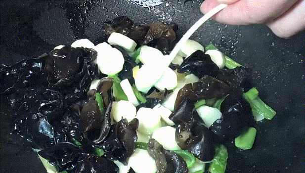 它和木耳一起炒着吃,就是补肾的膳食,清肺排毒,营养又美味!-微信头条网 它和木耳一起炒着吃,就是补肾的膳食,清肺排毒,营养又美味!