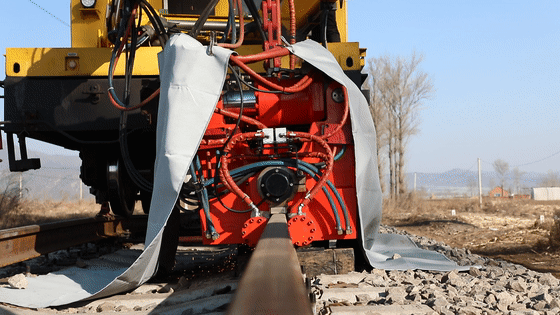 【6/8更新】合围塔克拉玛干沙漠的铁路，千里一根轨，是如何做到的？的图12