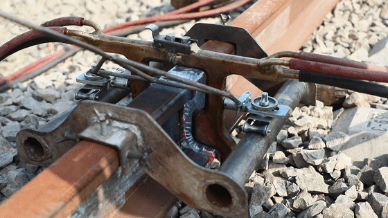 【6/8更新】合围塔克拉玛干沙漠的铁路，千里一根轨，是如何做到的？的图13