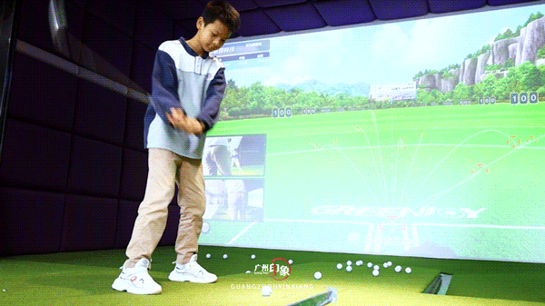 广州这间精英小学，课堂活动是打高尔夫球？！