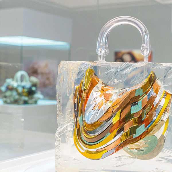 ���Ⱦ�͸��DIOR������չ���տ�Ļ��