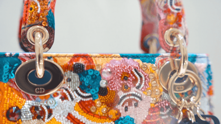 ���Ⱦ�͸��DIOR������չ���տ�Ļ��