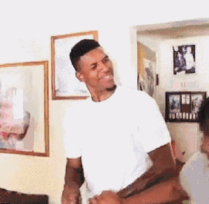 武汉女司机吃三盆油焖小龙虾 被检出酒驾扣光分