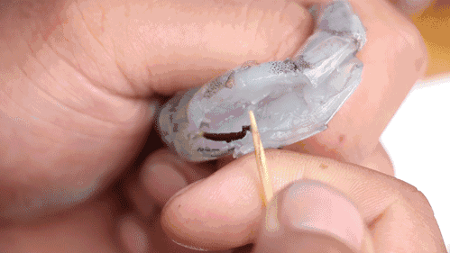 武汉女司机吃三盆油焖小龙虾 被检出酒驾扣光分