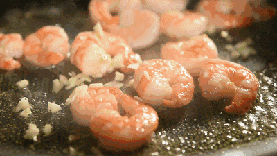 武汉女司机吃三盆油焖小龙虾 被检出酒驾扣光分