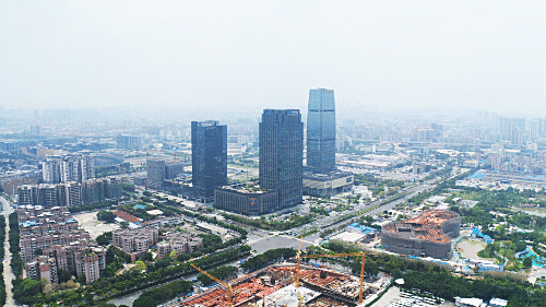 广州*个一线江景TOD，一出场就炸市