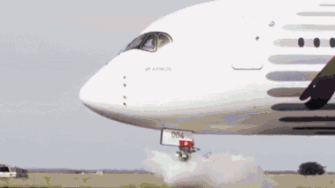 下雨天，飞机的发动机会进水吗？的图4