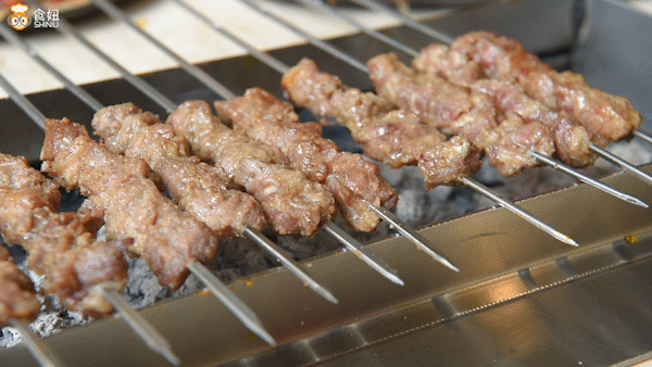 来自延边的朝鲜族烤串,吃前总要敲几下