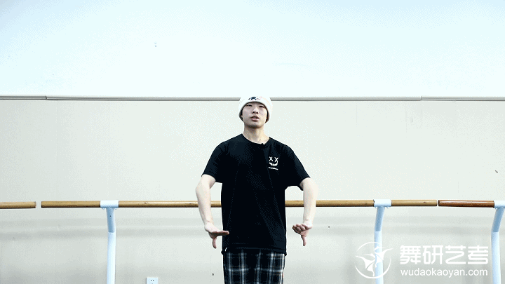 问你一个直击灵魂的问题：什么是傣族舞的掌型和爪型？丨男生傣族舞基本手型手位