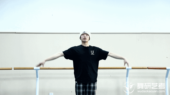 问你一个直击灵魂的问题：什么是傣族舞的掌型和爪型？丨男生傣族舞基本手型手位