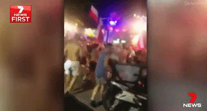 恐怖災難來臨，1.7萬中國人被困，天崩地裂人人絕望！這時，天空「轟隆隆「飛來6架大飛機，把人們都看呆了！ 靈異 第38張