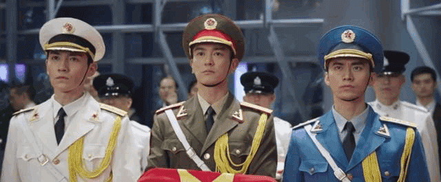 男明星穿军装谁最可