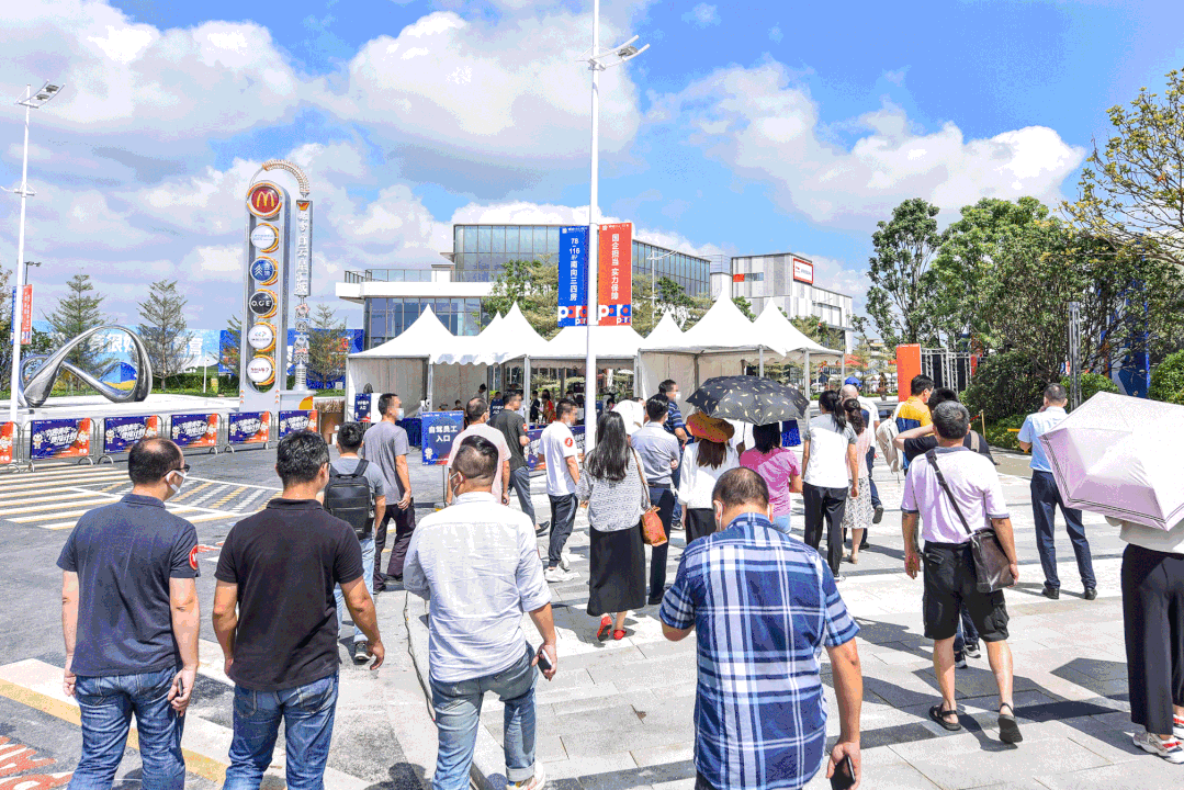 10000+年轻人打卡！别人造房子，它搬来一座社交城市