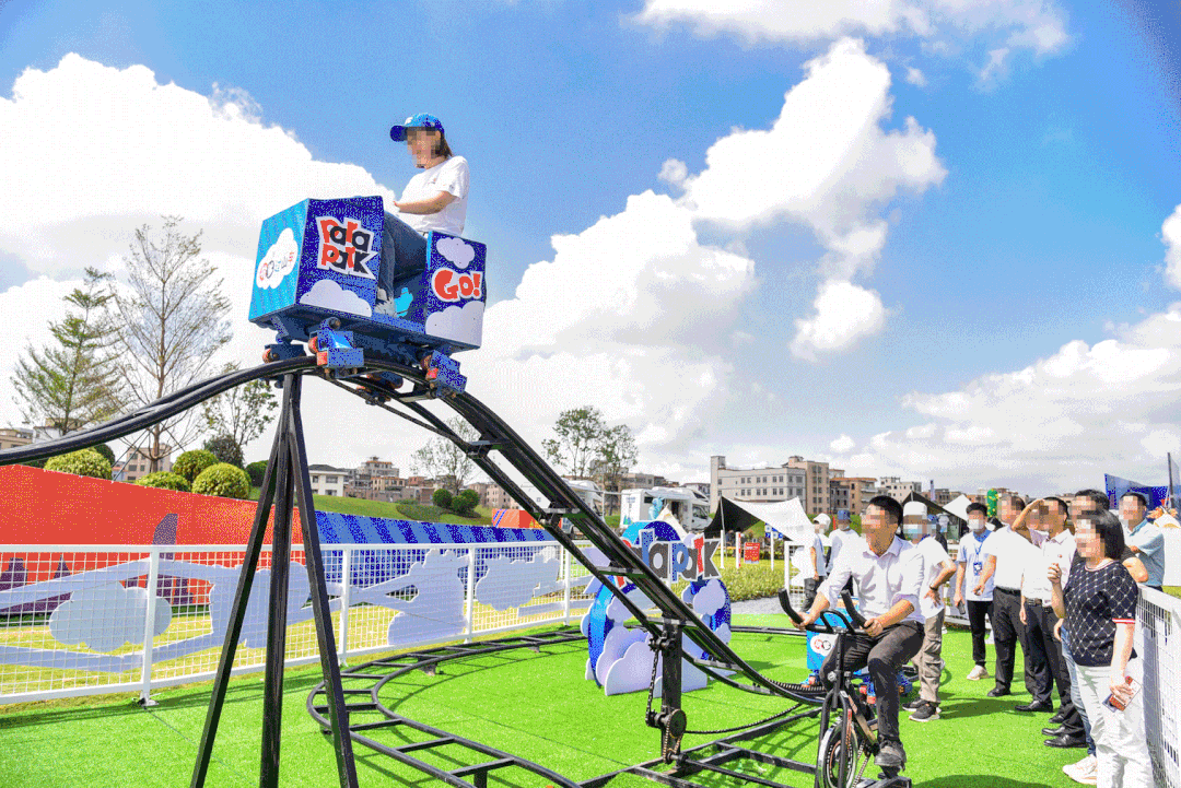 10000+年轻人打卡！别人造房子，它搬来一座社交城市