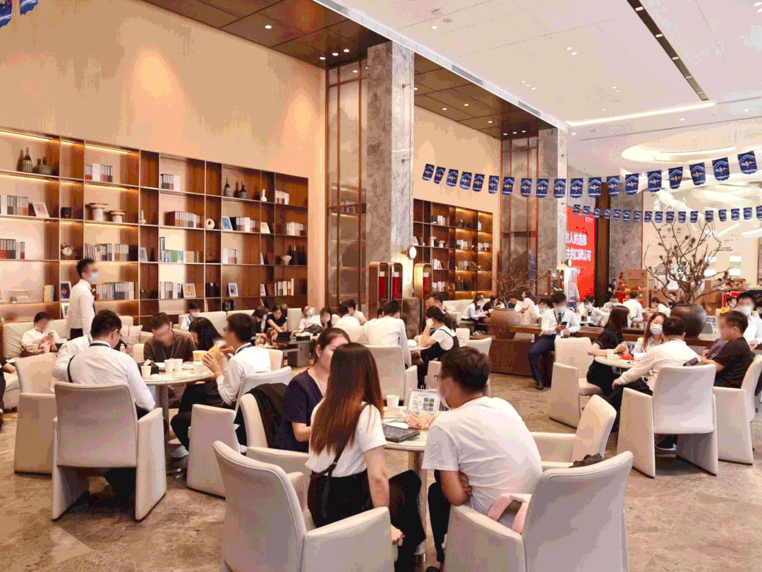 开学一个月，打造双示范！这所“神学院”还敢再牛点吗？