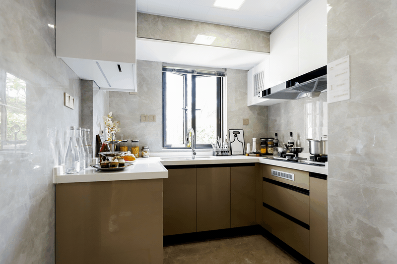 引进培英中学落地白云湖，招商电建南国雍云邸76-105㎡，总价225万起！