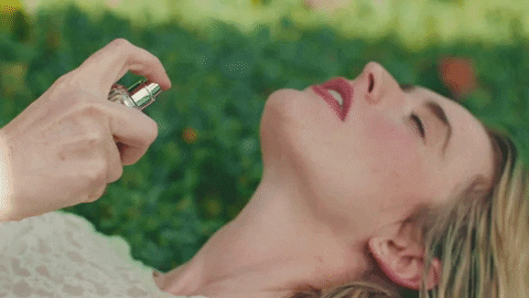 法国女人的"迷情水"，下面清爽香喷喷，老公把持不住！