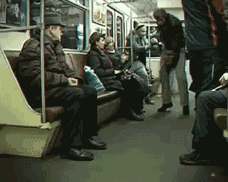 胖编怪聊：听说地铁是一个不正经的地方，原来是真的