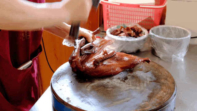 高铁20分钟！这座藏在成都边上的神仙小城，比乐山更好吃！