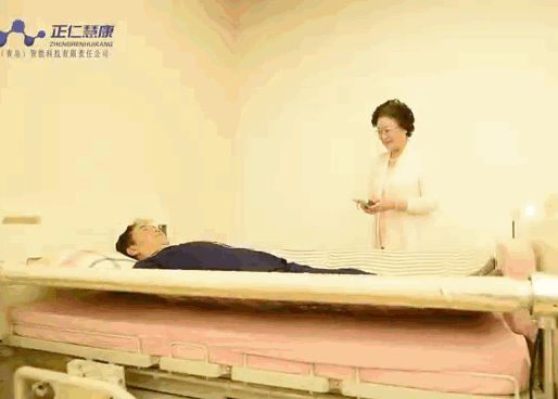 护理床手柄怎么收这张智能护理床真神奇！解决卧床老人洗澡、翻身、起背抬腿等问题_https://www.jmylbn.com_新闻资讯_第15张